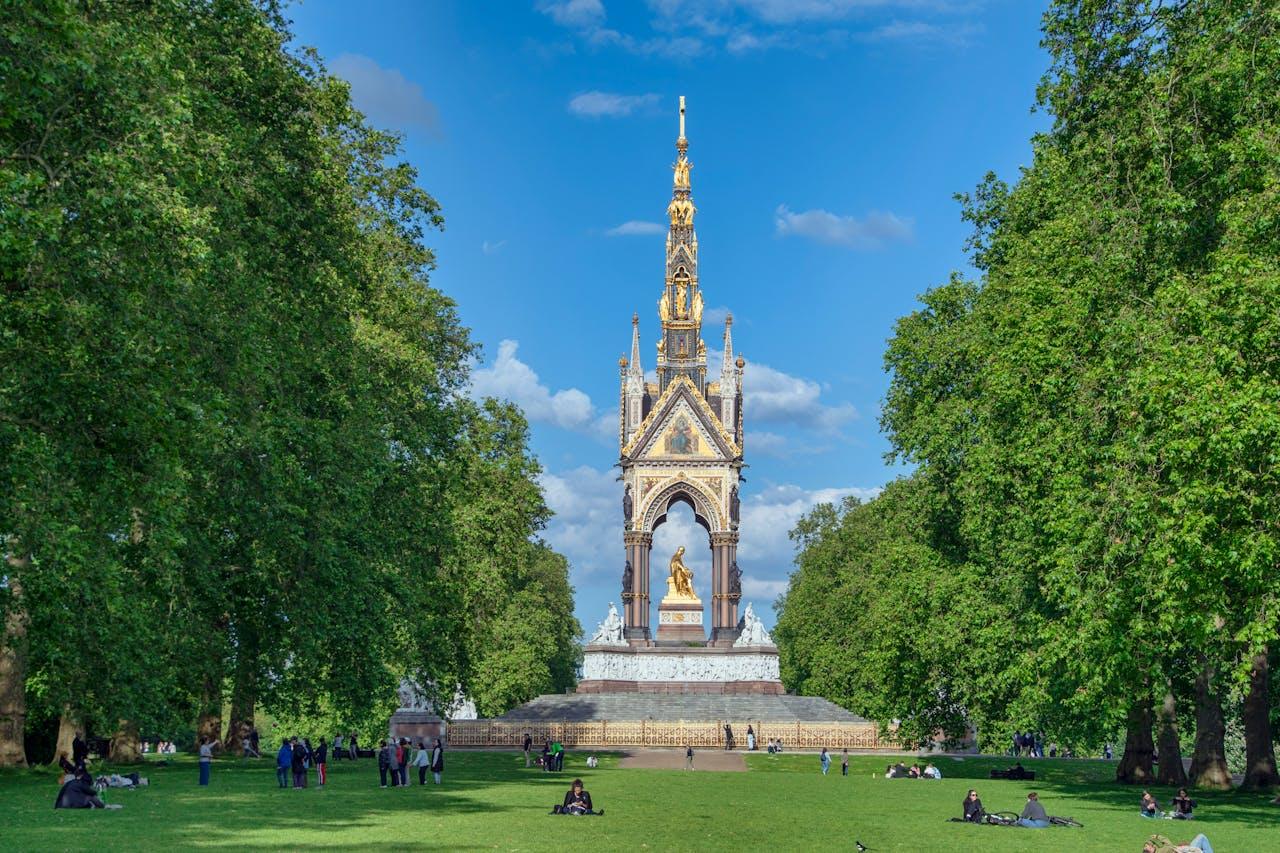 Hyde Park London SummerThistle Kensington Gardens Blog Image