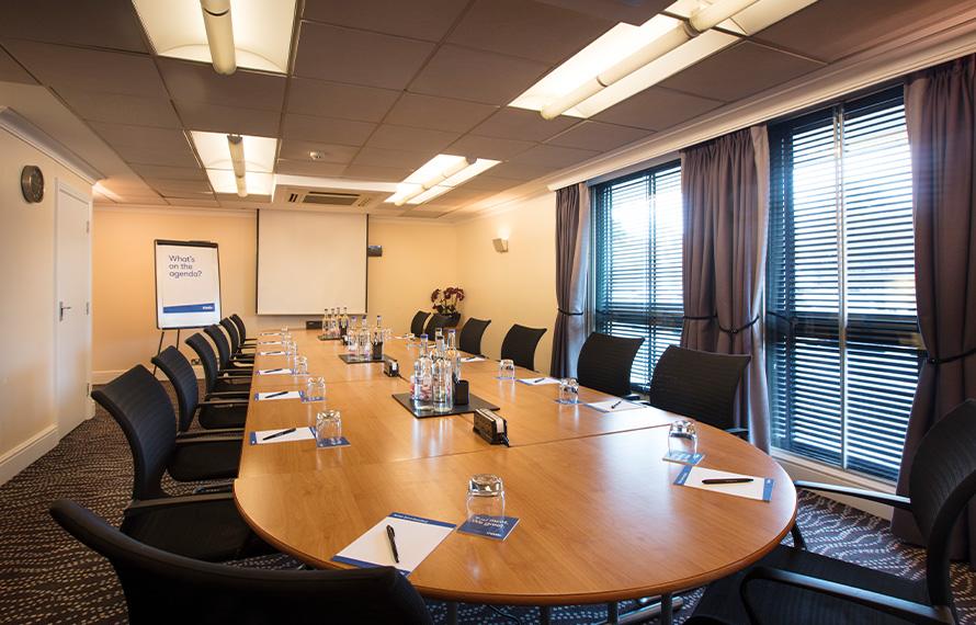 The Thistle Heathrow Carvelle Suite
