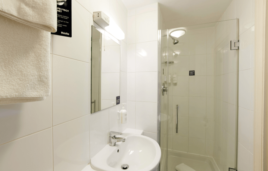 Standard single bedroom bathroom