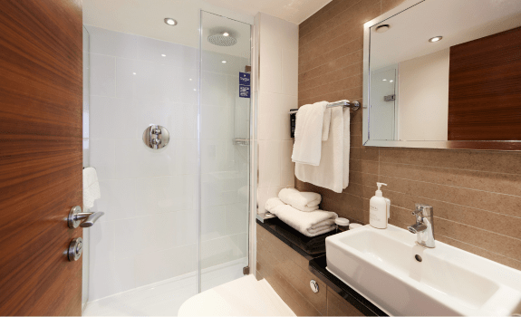Executive king bathroom