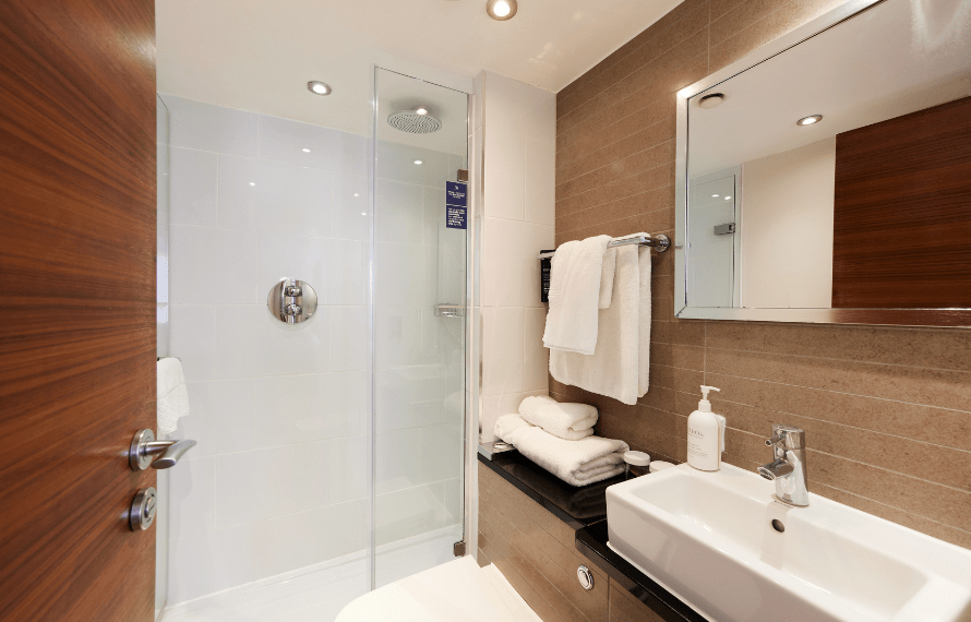Executive king bathroom
