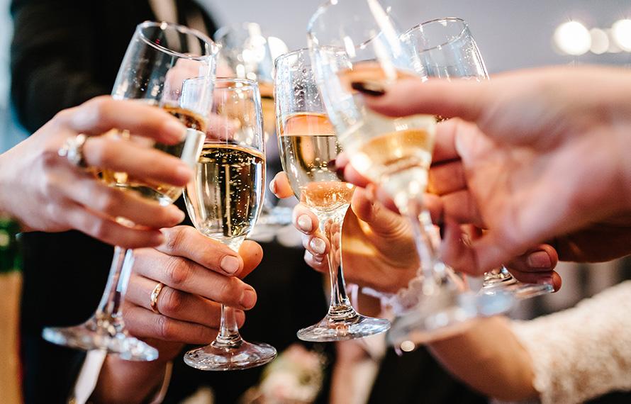 people-drinks-celebration