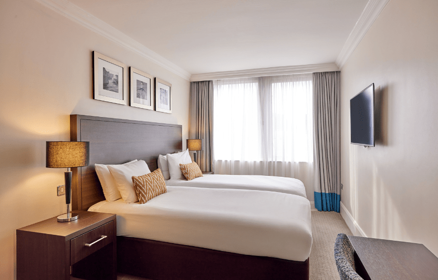 Standard twin room with twin beds