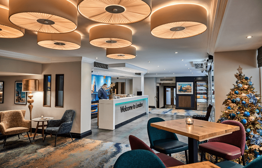 Trafalgar square lobby picture showing the front desk and lobby seating area