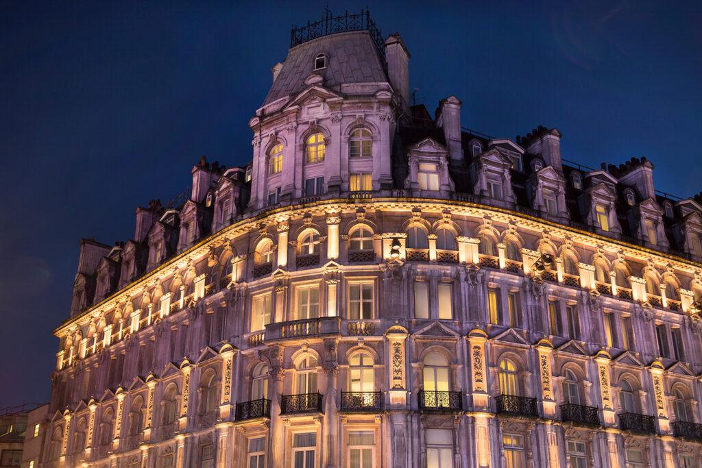Thistle piccadilly at night