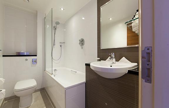 Junior Suite - Bathroom